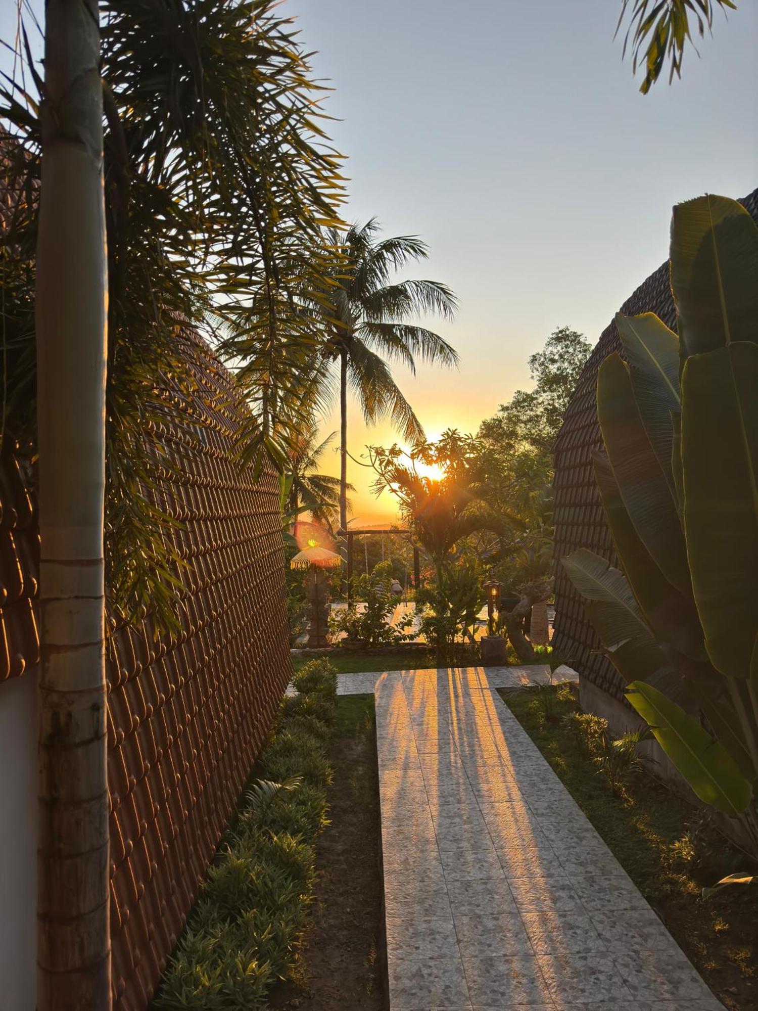 Meket Bungalows Toyapakeh Exterior foto