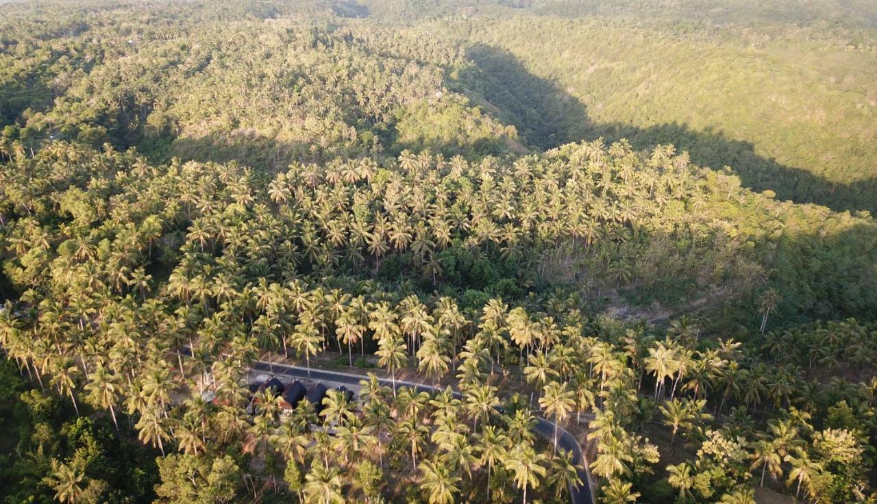 Meket Bungalows Toyapakeh Exterior foto